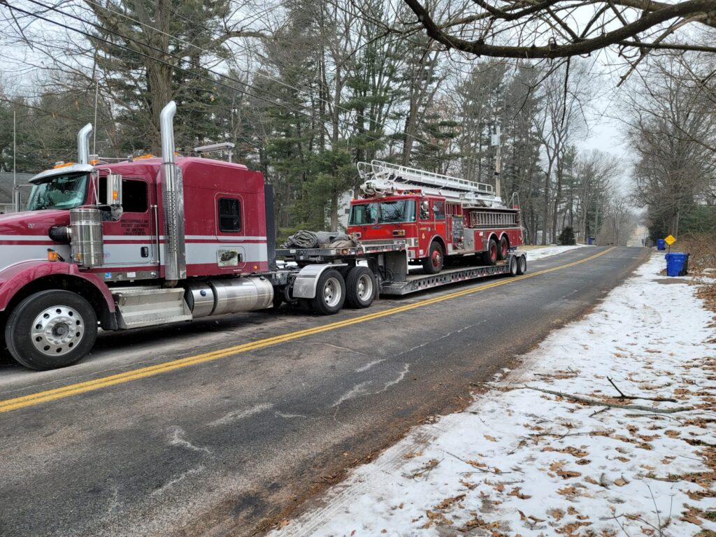 Hauling a 1987 Pierce E-2570 telesquirt ladder fire truck 8V92