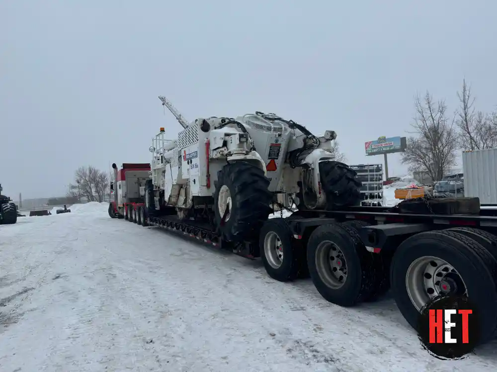Transporting a 2013 Roadtec SX 6E soil stabilizer recycler