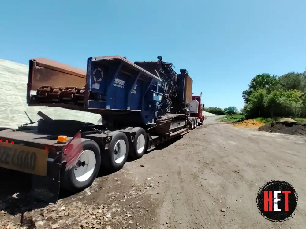 Hauling a 2012 Peterson 471B tracked horizontal grinder