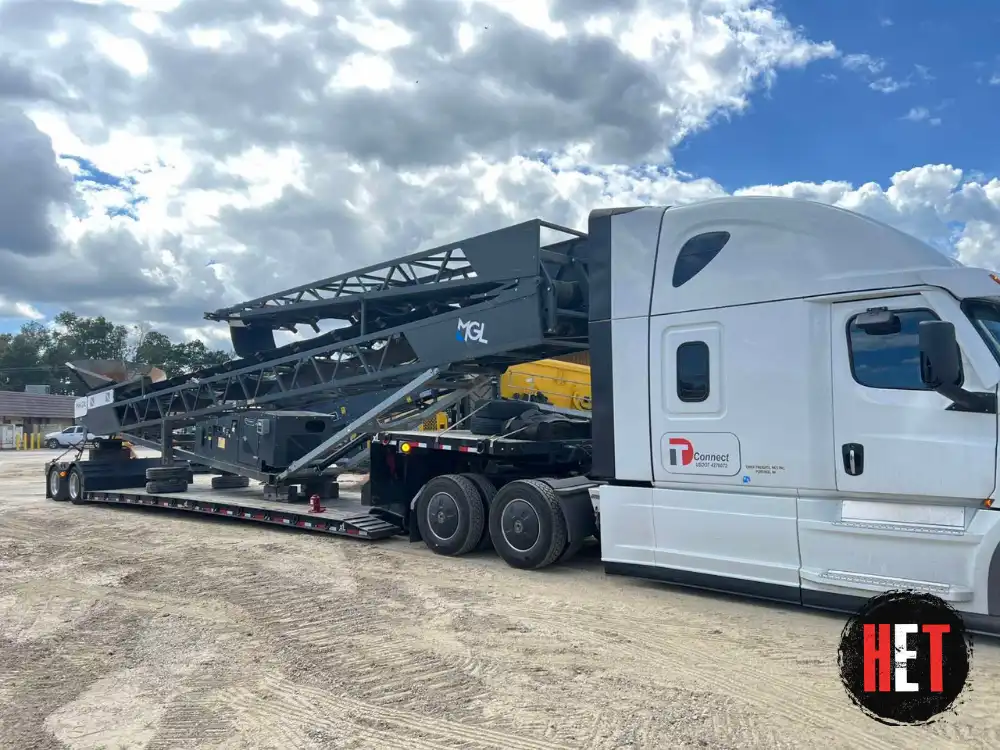 Shipping a MGL 836x stacking conveyor